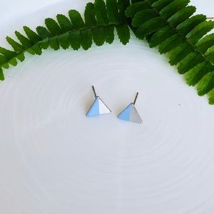 Minimalistic stud earrings